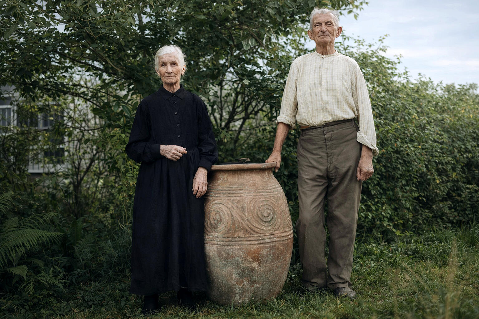 Cazau-Marie dite Valérie et Pierre dit Alcide en 1929 dans le jardin de l’atelier, quartier la Négresse Biarritz