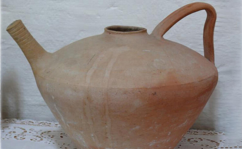 Pottery, «Cagnotte»-styled pegas